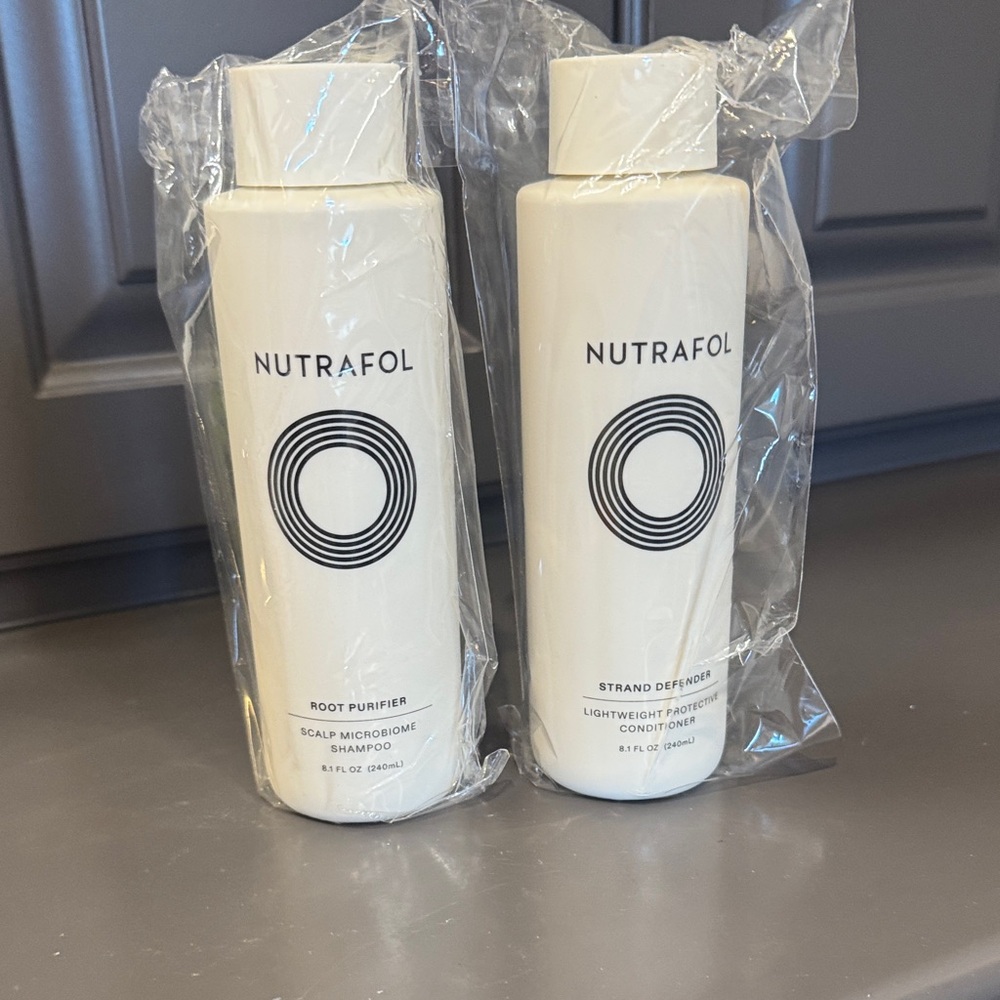 Nutrafol White Shampoo and Conditioner Set